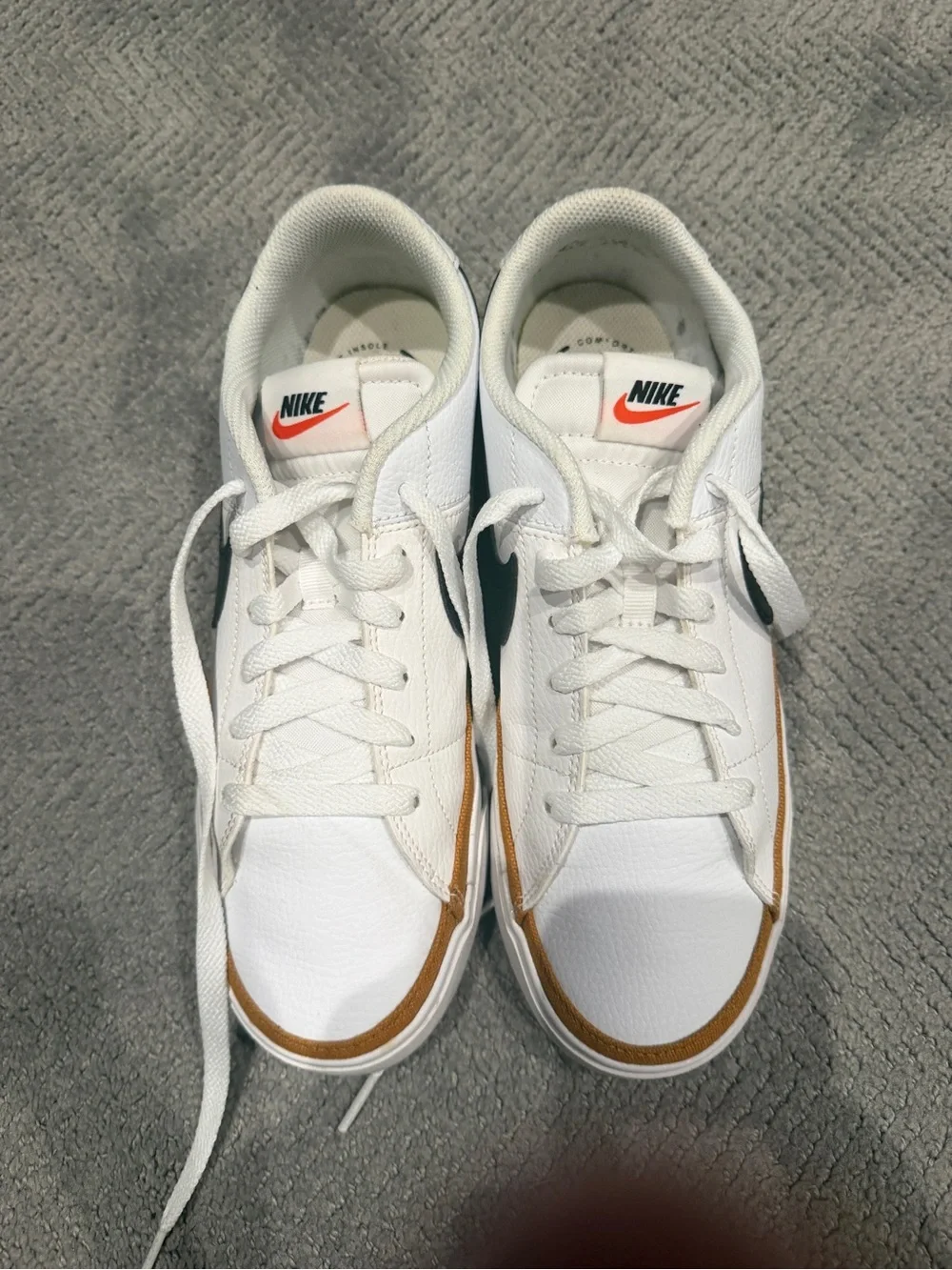 Nike Men’s Legacy Nike 8.5 cu4150-102 Sneakers